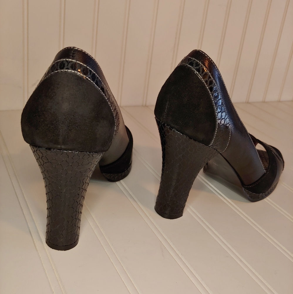 Amanda Smith Ruby Black Leather & Suede Heels size 10